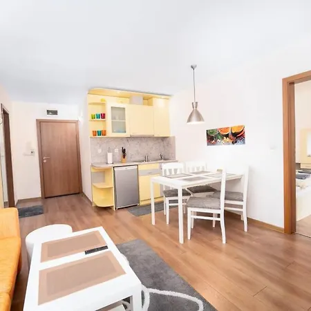 Snow Legend Apartment With Terrace Банско Екстериор снимка